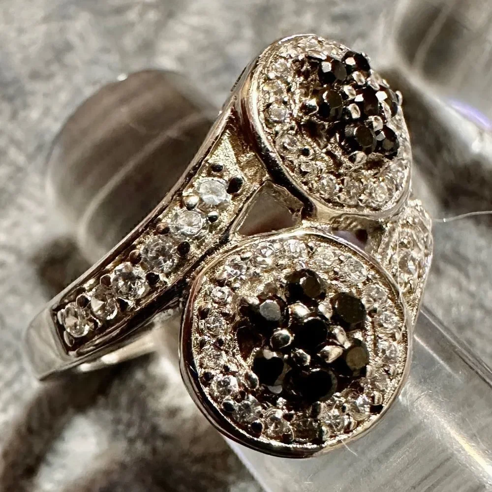 Elegant 925 Sterling Silver Black & White Diamond Ring – Size 7